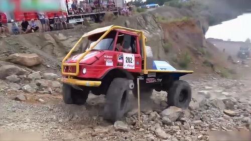 国产卡车爬山坡视频下载,挑战极限的爬坡壮举